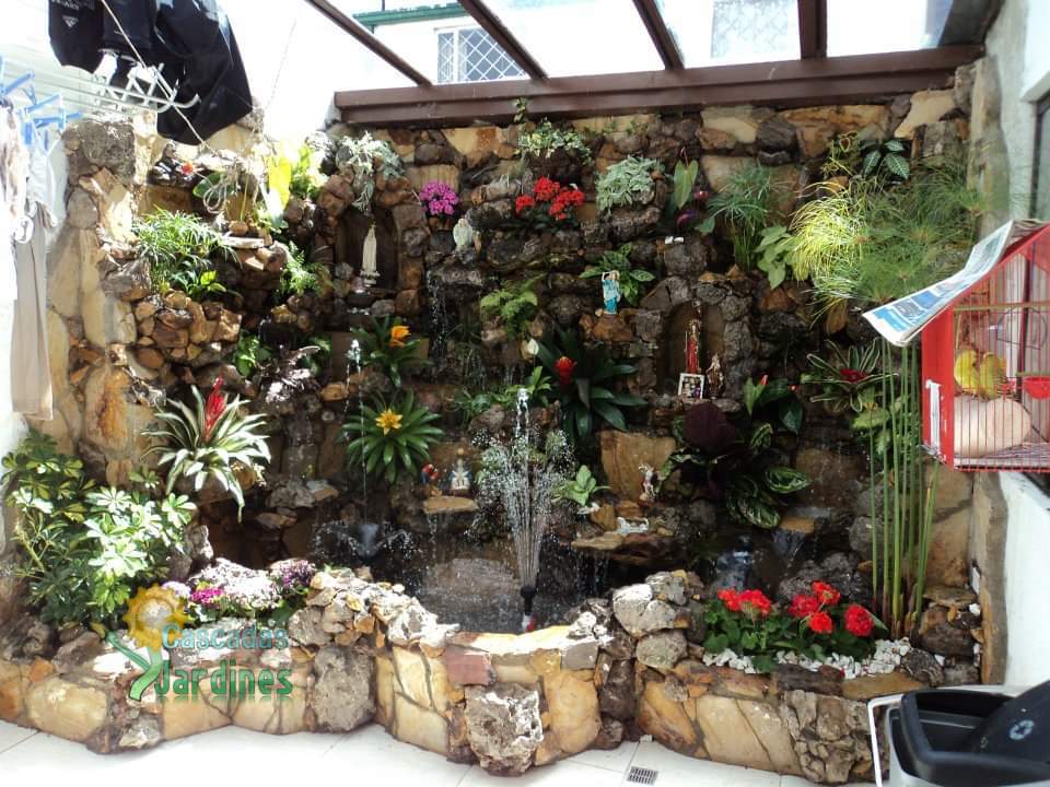 cascadas en piedras naturales